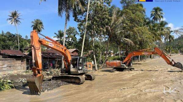 Alat Berat Dikerahkan, Pemulihan Akses Jalan dan Jembatan di Sumatera Dikebut Pascabencana Alat Berat Dikerahkan, Pemulihan Akses Jalan dan Jembatan di Sumatera Dikebut Pascabencana