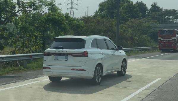 Mobil Baru DFSK Sedang Uji Jalan, Segera Meluncur? Mobil Baru DFSK Sedang Uji Jalan, Segera Meluncur?