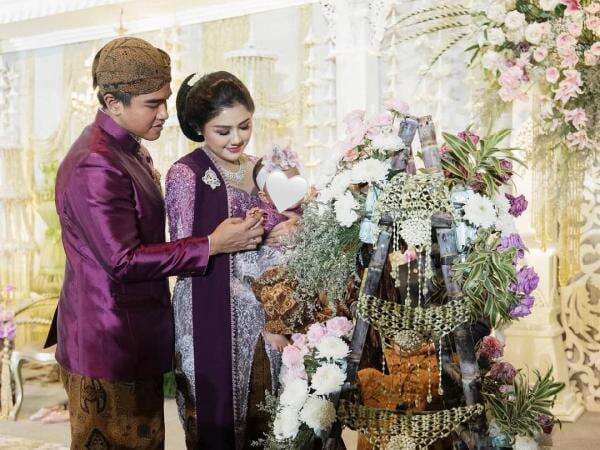 Kaesang Pangarep dan Erina Gudono Gelar Tedhak Siten Anak Pertama, Ini Potretnya Kaesang Pangarep dan Erina Gudono Gelar Tedhak Siten Anak Pertama, Ini Potretnya
