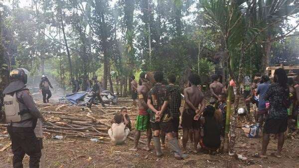Bentrokan Warga di Mimika Papua Tengah Dipicu Perselingkuhan Bentrokan Warga di Mimika Papua Tengah Dipicu Perselingkuhan