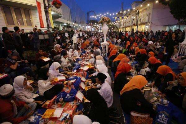 12 Contoh Pantun untuk Buka Puasa Bersama di Sekolah, Bikin Bukber Makin Seru 12 Contoh Pantun untuk Buka Puasa Bersama di Sekolah, Bikin Bukber Makin Seru