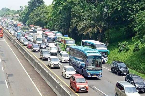 1,2 Juta Kendaraan Pemudik Tinggalkan Jakarta, Wakapolri: Sudah 60 1,2 Juta Kendaraan Pemudik Tinggalkan Jakarta, Wakapolri: Sudah 60