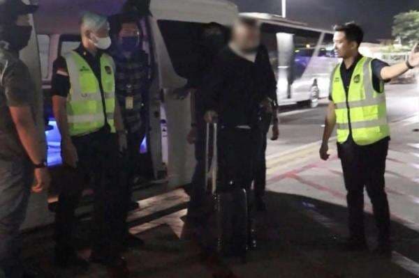 Mau Kabur dari Indonesia, WN Australia Buronan Interpol Ditangkap Imigrasi RI Mau Kabur dari Indonesia, WN Australia Buronan Interpol Ditangkap Imigrasi RI