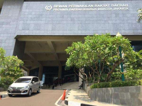 PKL Tolak Pasal Bermasalah Raperda KTR Jakarta PKL Tolak Pasal Bermasalah Raperda KTR Jakarta