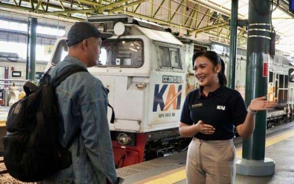 Kemenhub Proyeksikan Jumlah Penumpang Kereta Api Tembus 3,94 juta Orang Selama Libur Nataru Kemenhub Proyeksikan Jumlah Penumpang Kereta Api Tembus 3,94 juta Orang Selama Libur Nataru