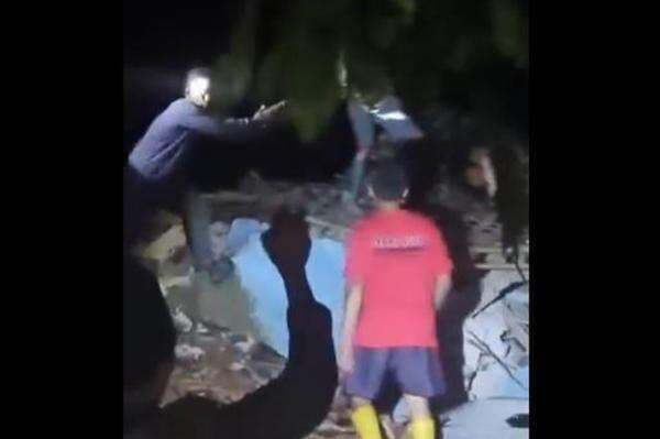 Longsor di Majenang Cilacap: 2 Warga Tewas, 21 Orang Hilang Diduga Tertimbun Longsor di Majenang Cilacap: 2 Warga Tewas, 21 Orang Hilang Diduga Tertimbun
