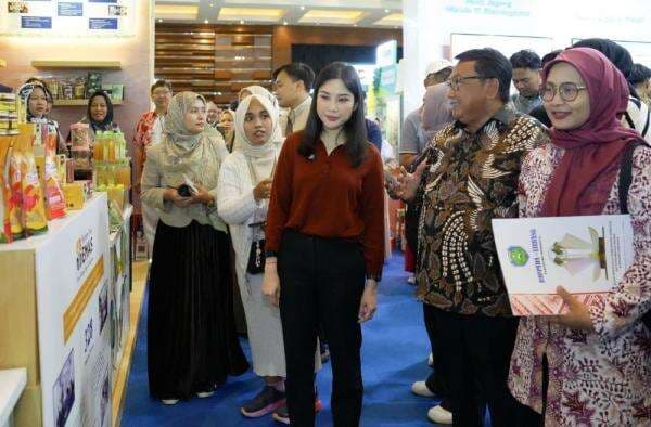 Angela Tanoesoedibjo: Kolaborasi Lintas lembaga Kunci Majukan UMKM Desa Angela Tanoesoedibjo: Kolaborasi Lintas lembaga Kunci Majukan UMKM Desa