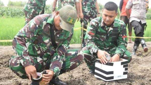 Grobogan Geger, Petani Temukan Mortir Aktif saat Cangkul Sawah Grobogan Geger, Petani Temukan Mortir Aktif saat Cangkul Sawah