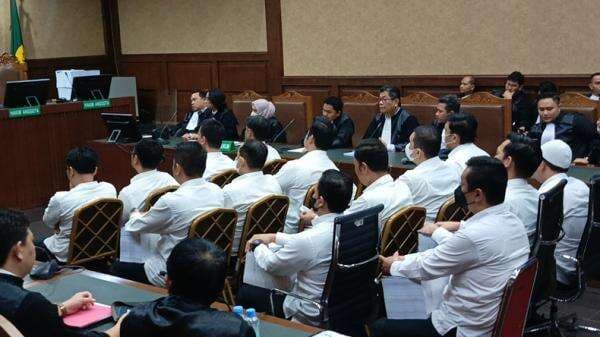 Breaking News: 15 Eks Pegawai Rutan KPK Dituntut 4-6 Tahun Penjara Kasus Pungli Breaking News: 15 Eks Pegawai Rutan KPK Dituntut 4-6 Tahun Penjara Kasus Pungli