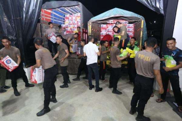 Polda Sumut Kirim 5 Truk Bantuan Kemanusiaan untuk Korban Bencana di Tapteng-Sibolga Polda Sumut Kirim 5 Truk Bantuan Kemanusiaan untuk Korban Bencana di Tapteng-Sibolga