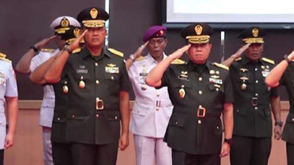 17 Perwira Tinggi TNI Naik Pangkat, Ini Daftar Lengkapnya 17 Perwira Tinggi TNI Naik Pangkat, Ini Daftar Lengkapnya