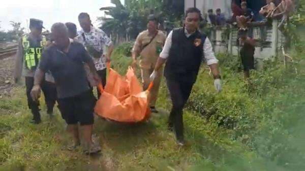 Kecelakaan Tragis di Grobogan, Pria Tewas Ditabrak KA Harina Jurusan Bandung–Surabaya Kecelakaan Tragis di Grobogan, Pria Tewas Ditabrak KA Harina Jurusan Bandung–Surabaya