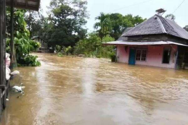 18 Bencana Banjir Landa di Indonesia Akhir Pekan Ini, di Mana Saja? 18 Bencana Banjir Landa di Indonesia Akhir Pekan Ini, di Mana Saja?