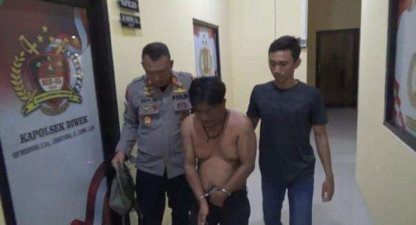 Menegangkan, Aksi Kejar-kejaran Warnai Penangkapan Maling HP di Ponpes Al-Masruriyyah Jombang Menegangkan, Aksi Kejar-kejaran Warnai Penangkapan Maling HP di Ponpes Al-Masruriyyah Jombang