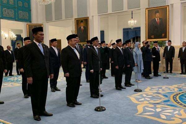 Breaking News: Prabowo Lantik Dewan Energi Nasional, Bahlil Ketua Harian Breaking News: Prabowo Lantik Dewan Energi Nasional, Bahlil Ketua Harian