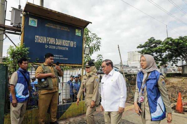 Cegah Banjir, Pramono Pasang 3 Pompa Stasioner di Daan Mogot Jakbar Cegah Banjir, Pramono Pasang 3 Pompa Stasioner di Daan Mogot Jakbar