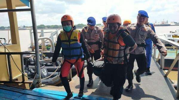 Tabrakan Speedboat vs Jukung di Perairan Sungai Musi, Satu Penumpang WNA Asal Tiongkok Tewas Tabrakan Speedboat vs Jukung di Perairan Sungai Musi, Satu Penumpang WNA Asal Tiongkok Tewas