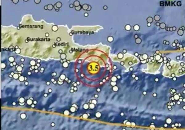 Pusat Gempa Terkini 2 Menit yang Lalu Magnitudo 3,5 Guncang Jember Pusat Gempa Terkini 2 Menit yang Lalu Magnitudo 3,5 Guncang Jember
