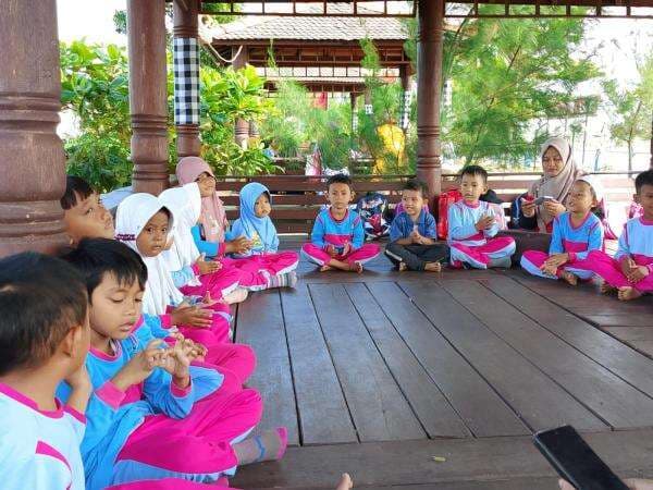 Objek Wisata Embung Jangkar Sindang Jadi Sarana Edukasi Bagi Anak Usia Dini Objek Wisata Embung Jangkar Sindang Jadi Sarana Edukasi Bagi Anak Usia Dini