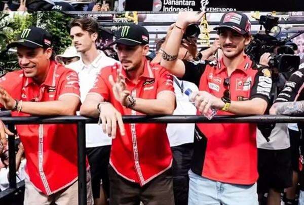Parade MotoGP Mandalika 2025 Meriah, Para Pembalap Gembira Disambut Semarak Masyarakat Indonesia Parade MotoGP Mandalika 2025 Meriah, Para Pembalap Gembira Disambut Semarak Masyarakat Indonesia
