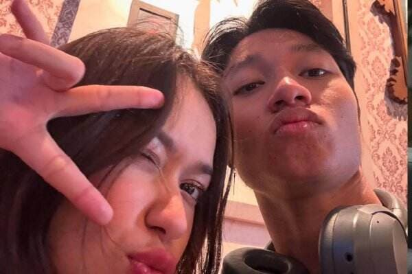 Viral Kiesha Alvaro Pacaran dengan Rebecca Klopper? Ini Potretnya Viral Kiesha Alvaro Pacaran dengan Rebecca Klopper? Ini Potretnya