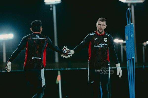 Detail Kontrak Maarten Paes di Ajax Bocor ke Publik Detail Kontrak Maarten Paes di Ajax Bocor ke Publik