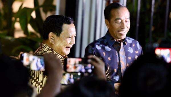 Unggah Meme Prabowo-Jokowi Ciuman, Mahasiswi ITB Ditangkap Unggah Meme Prabowo-Jokowi Ciuman, Mahasiswi ITB Ditangkap