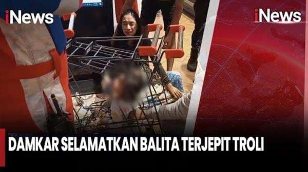Balita Terjepit Troli Belanja di Jakbar, Damkar Turun Tangan Evakuasi Balita Terjepit Troli Belanja di Jakbar, Damkar Turun Tangan Evakuasi