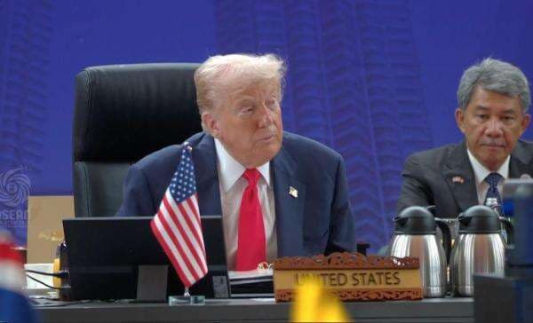 Donald Trump Larang Orang Obesitas Masuk AS, Khawatir Jadi Beban Publik Donald Trump Larang Orang Obesitas Masuk AS, Khawatir Jadi Beban Publik