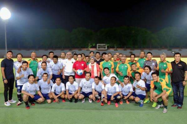 Para Legenda Sepak Bola Jawa Timur Gelar Pertandingan Amal untuk Mengenang Rudy Keltjes Para Legenda Sepak Bola Jawa Timur Gelar Pertandingan Amal untuk Mengenang Rudy Keltjes