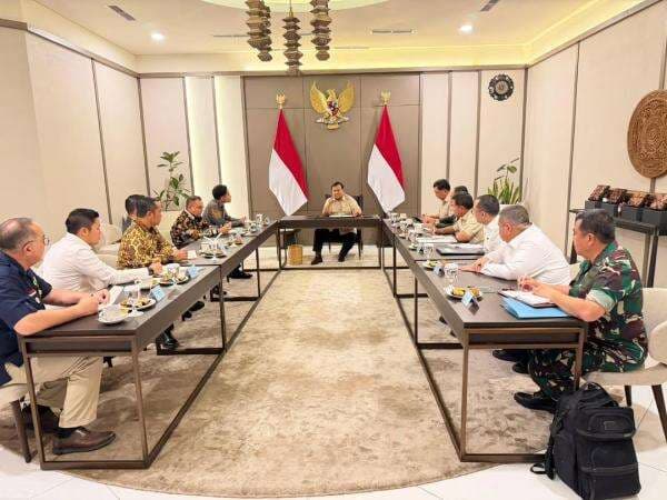 Sebelum Terbang ke Australia, Prabowo Pimpin Rapat Khusus di Halim Perdanakusuma Sebelum Terbang ke Australia, Prabowo Pimpin Rapat Khusus di Halim Perdanakusuma