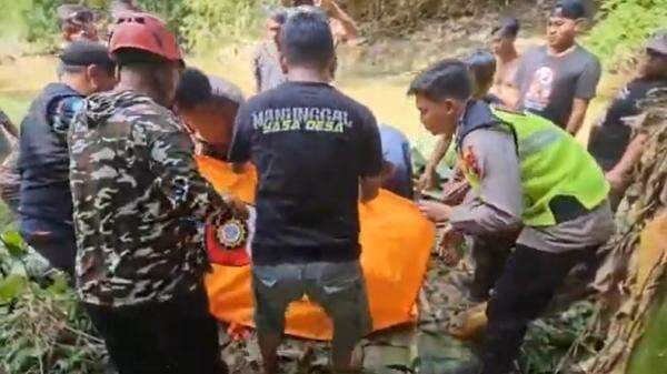 Hari Kedua Pencarian, 3 Santriwati Tenggelam di Sungai Lusi Blora Ditemukan Tewas Hari Kedua Pencarian, 3 Santriwati Tenggelam di Sungai Lusi Blora Ditemukan Tewas