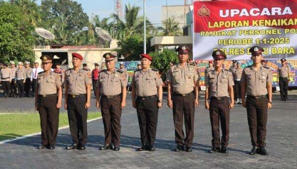 Kapolres Batu Bara Pimpin Upacara Naik Pangkat 26 Personilnya Kapolres Batu Bara Pimpin Upacara Naik Pangkat 26 Personilnya