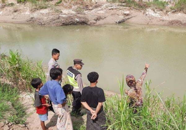 Terpleset Saat Cuci Jeroan Hewan Kurban, Seorang Remaja Asal Demak Meninggal di Sungai Tuntang Terpleset Saat Cuci Jeroan Hewan Kurban, Seorang Remaja Asal Demak Meninggal di Sungai Tuntang