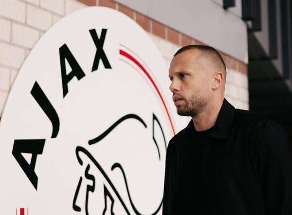 Segini Uang Fantastis yang Harus Disiapkan PSSI untuk Datangkan John Heitinga sebagai Pelatih Timnas Indonesia Segini Uang Fantastis yang Harus Disiapkan PSSI untuk Datangkan John Heitinga sebagai Pelatih Timnas Indonesia