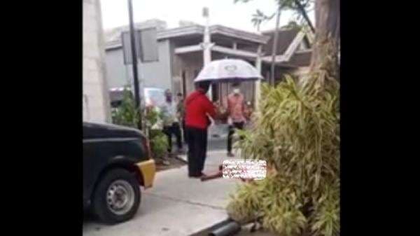 Duel Berdarah Bersaudara di Mojokerto Gunakan Celurit, Terluka Parah Tergeletak di Jalan Duel Berdarah Bersaudara di Mojokerto Gunakan Celurit, Terluka Parah Tergeletak di Jalan