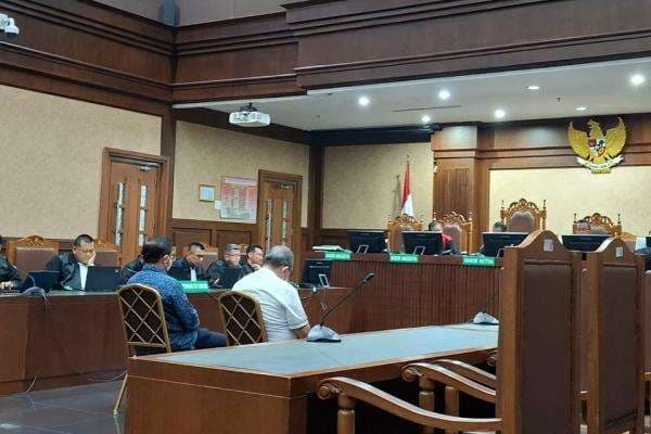 2 Hakim Pemberi Vonis Bebas Ronald Tannur Tak Ajukan Banding Hukuman 7 Tahun Penjara 2 Hakim Pemberi Vonis Bebas Ronald Tannur Tak Ajukan Banding Hukuman 7 Tahun Penjara