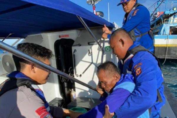 KM Putri Lancar Samudra Angkut 18 ABK Tenggelam di Indramayu, 3 Orang Hilang KM Putri Lancar Samudra Angkut 18 ABK Tenggelam di Indramayu, 3 Orang Hilang