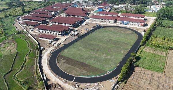 Penampakan Sekolah Rakyat di Jember Rp221 Miliar, Punya Lapangan Sepak Bola Standar FIFA Penampakan Sekolah Rakyat di Jember Rp221 Miliar, Punya Lapangan Sepak Bola Standar FIFA