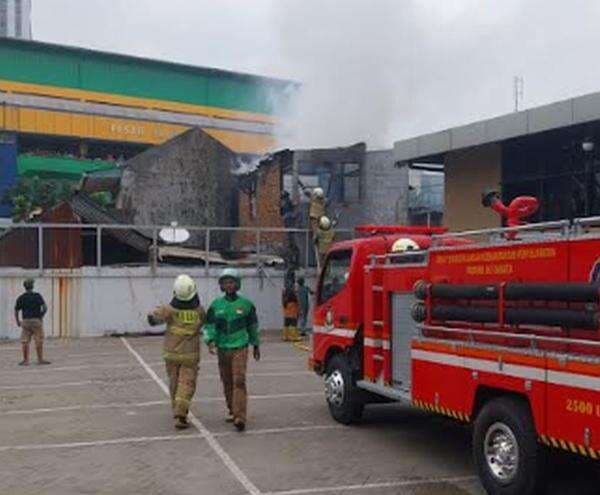 Kebakaran Lahap Rumah di Palmerah Jakbar, Korban Jiwa Nihil Kebakaran Lahap Rumah di Palmerah Jakbar, Korban Jiwa Nihil