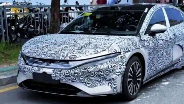 BYD Minta Netizen Pilih Nama untuk Sedan Listrik Baru BYD Minta Netizen Pilih Nama untuk Sedan Listrik Baru