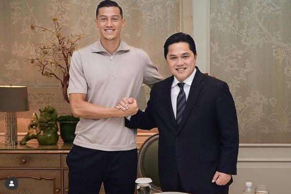 Kapten Timnas Indonesia Jay Idzes Bela Erick Thohir dan Tim dari Serangan Netizen: Mereka Telah Memberikan yang Terbaik Kapten Timnas Indonesia Jay Idzes Bela Erick Thohir dan Tim dari Serangan Netizen: Mereka Telah Memberikan yang Terbaik