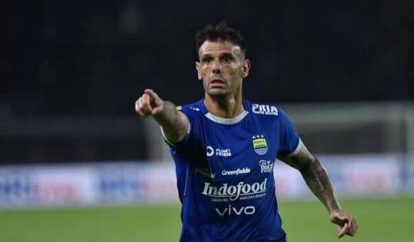 Usai Kalahkan Arema FC, Persib Fokus Hadapi PSM Makassar di GBLA Usai Kalahkan Arema FC, Persib Fokus Hadapi PSM Makassar di GBLA