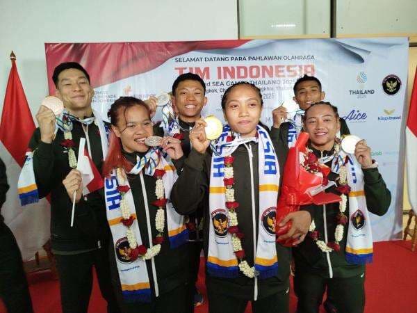 Kisah Perjuangan 6 Atlet MMA, Pulang Bawa Medali Penuh Bangga dari SEA Games 2025 Kisah Perjuangan 6 Atlet MMA, Pulang Bawa Medali Penuh Bangga dari SEA Games 2025
