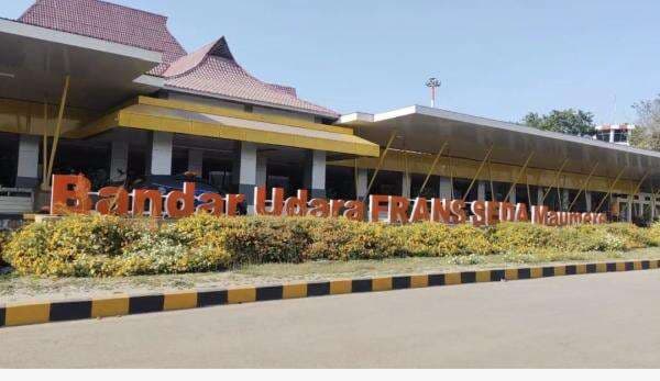 Penutupan Bandara Frans Seda Maumere Diperpanjang hingga 10 Juli akibat Abu Vulkanik Gunung Lewotobi Penutupan Bandara Frans Seda Maumere Diperpanjang hingga 10 Juli akibat Abu Vulkanik Gunung Lewotobi