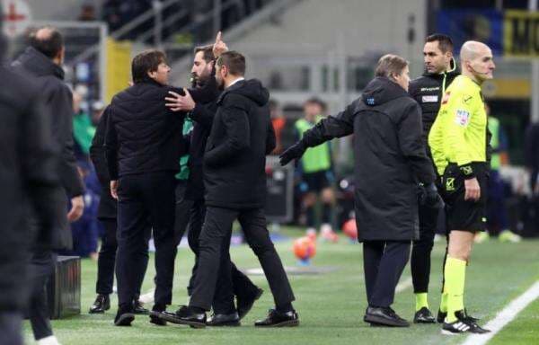 Penyebab Antonio Conte Mengamuk hingga Diganjar Kartu Merah saat Inter Milan vs Napoli Penyebab Antonio Conte Mengamuk hingga Diganjar Kartu Merah saat Inter Milan vs Napoli