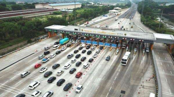 Volume Kendaraan di Ruas Jalan Tol Diprediksi Naik 1 Persen pada Periode Nataru 2025/2026 Volume Kendaraan di Ruas Jalan Tol Diprediksi Naik 1 Persen pada Periode Nataru 2025/2026