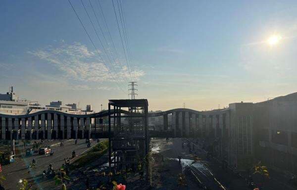 7 Halte Transjakarta Dibakar Massa, dari Sentral Senen hingga Pramuka 7 Halte Transjakarta Dibakar Massa, dari Sentral Senen hingga Pramuka