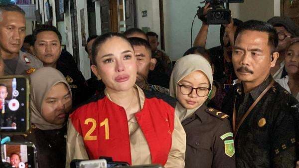 Hukuman Nikita Mirzani Diperberat Jadi 6 Tahun Penjara, Terbukti Lakukan TPPU Hukuman Nikita Mirzani Diperberat Jadi 6 Tahun Penjara, Terbukti Lakukan TPPU