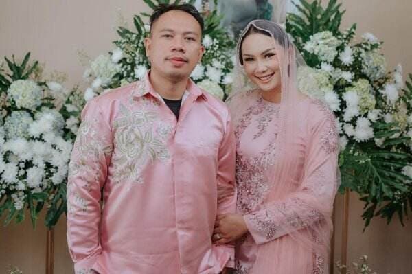 Vicky Prasetyo Minta Kalina Oktarani Move On darinya: Setop Jual Air Mata Vicky Prasetyo Minta Kalina Oktarani Move On darinya: Setop Jual Air Mata